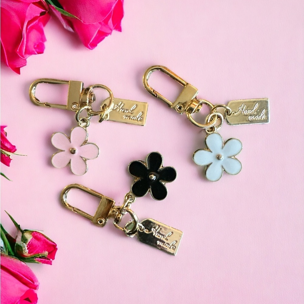 NWT Pink Flower Keychain​​​ - Picture 3 of 3